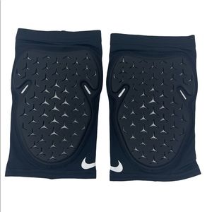 Nike Contact Universal Sleeves Pair Small Medium (b7)